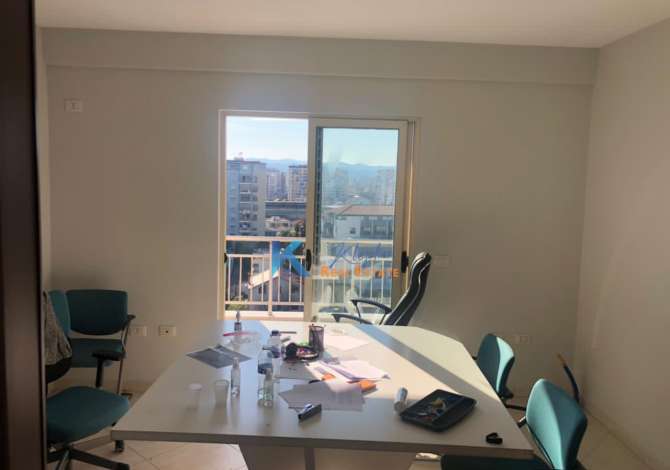 Ambient biznesi me qera 3+1 ne Tirane - 550 Euro