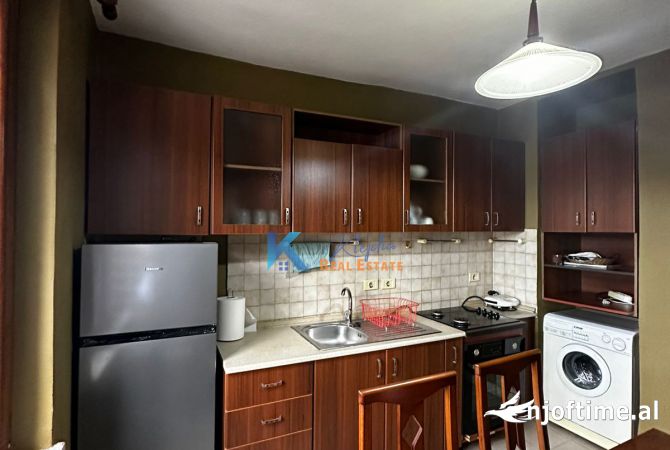 Shtepi me qera 1+1 ne Tirane - 50,000 Leke