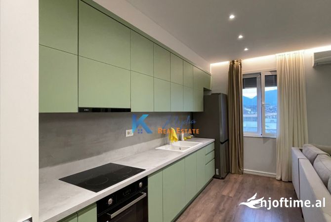 Shtepi me qera Apartament ne Tirane, 2+1, Mobilimi E mobiluar, Pagesa 650  Euro.