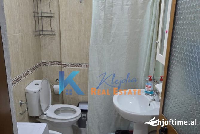 Shtepi me qera Apartament ne Tirane, 1+1, Mobilimi E mobiluar, Pagesa 50,000  Leke.