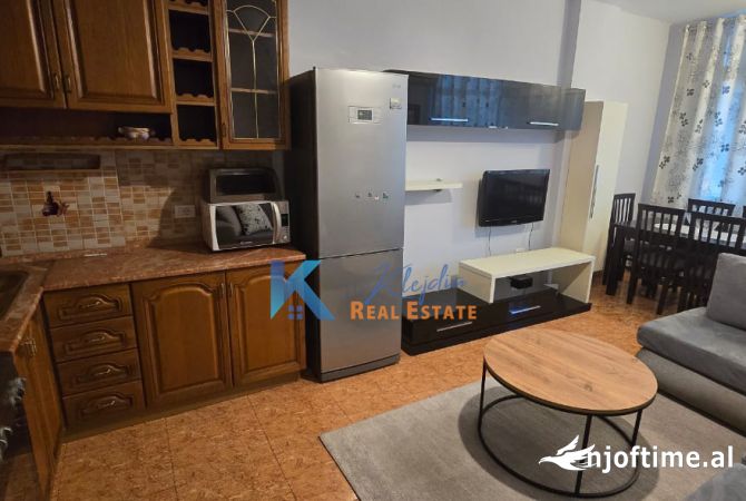 Shtepi me qera Apartament ne Tirane, 1+1, Mobilimi E mobiluar, Pagesa 50,000  Leke.