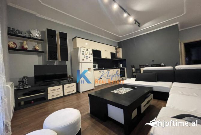 Shtepi me qera Apartament ne Tirane, 2+1, Mobilimi E mobiluar, Pagesa 600  Euro.