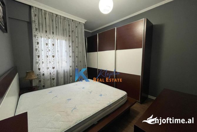 Shtepi me qera Apartament ne Tirane, 2+1, Mobilimi E mobiluar, Pagesa 600  Euro.