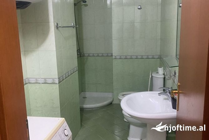 Shtepi me qera Apartament ne Tirane, 1+1, Mobilimi E mobiluar, Pagesa 500  Euro.