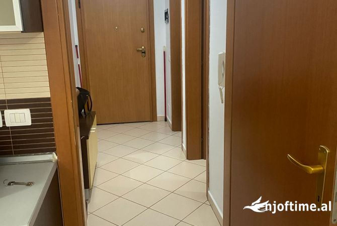 Shtepi me qera Apartament ne Tirane, 1+1, Mobilimi E mobiluar, Pagesa 500  Euro.