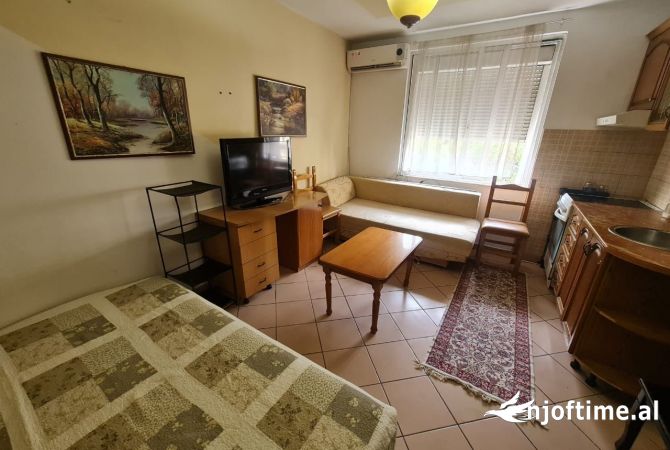 Shtepi me qera Garsoniere ne Tirane - 35,000 Leke