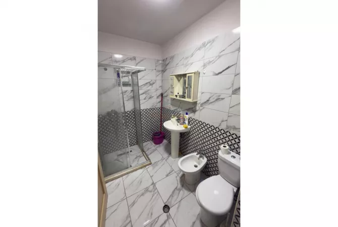 Shtepi ne shitje Apartament ne Tirane, 3+1, Mobilimi Bosh, pa mobiluar, Pagesa 240,000  Euro.