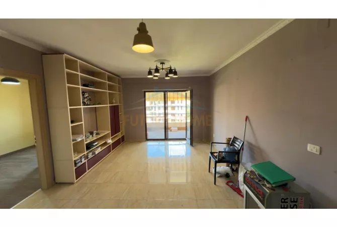 Shtepi ne shitje Apartament ne Tirane, 3+1, Mobilimi Bosh, pa mobiluar, Pagesa 240,000  Euro.