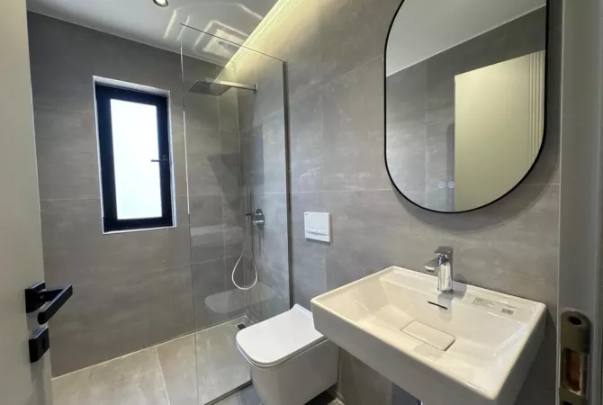 Shtepi ne shitje Apartament ne Tirane, 1+1, Mobilimi E mobiluar, Pagesa 268,000  Euro.