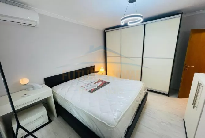 Shtepi me qera Apartament ne Tirane, 2+1, Mobilimi E mobiluar, Pagesa 1,000  Euro.
