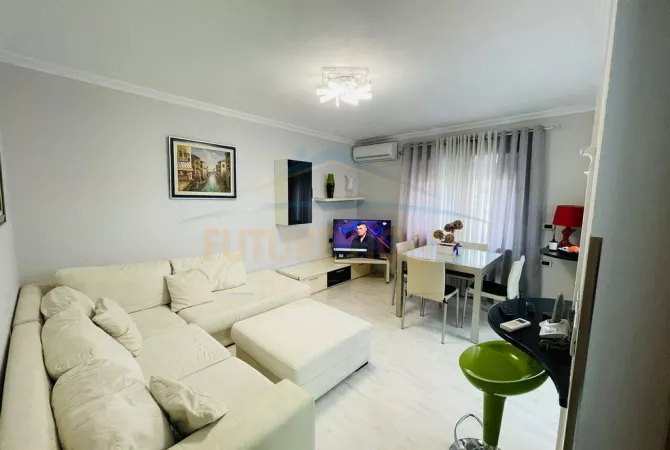 Shtepi me qera Apartament ne Tirane, 2+1, Mobilimi E mobiluar, Pagesa 1,000  Euro.