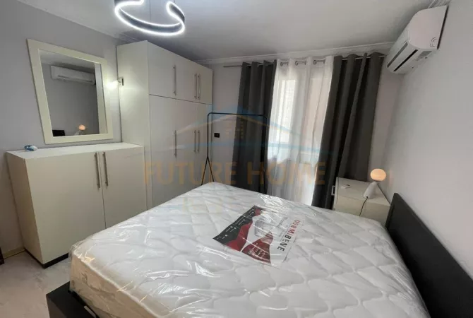 Shtepi me qera Apartament ne Tirane, 2+1, Mobilimi E mobiluar, Pagesa 1,000  Euro.