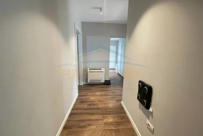 Shtepi ne shitje Apartament ne Tirane, 3+1, Mobilimi E mobiluar, Pagesa 250,000  Euro.