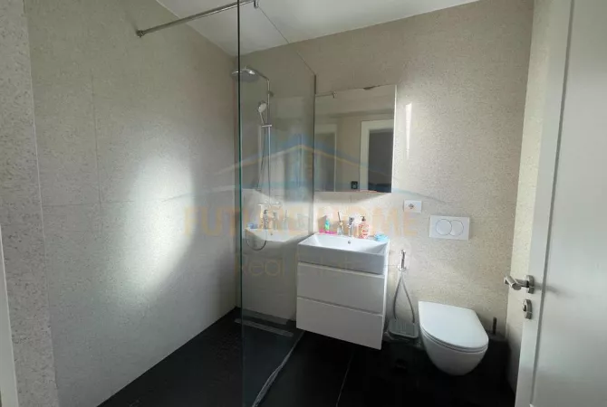 Shtepi ne shitje Apartament ne Tirane, 3+1, Mobilimi E mobiluar, Pagesa 250,000  Euro.