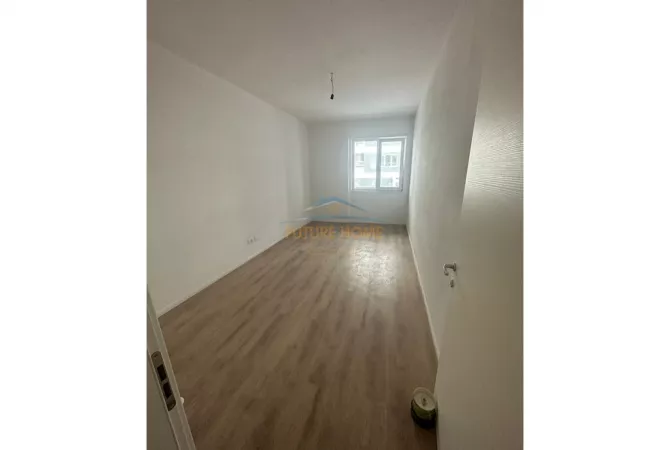 Shtepi ne shitje Apartament ne Tirane, 2+1, Mobilimi Bosh, pa mobiluar, Pagesa 110,000  Euro.