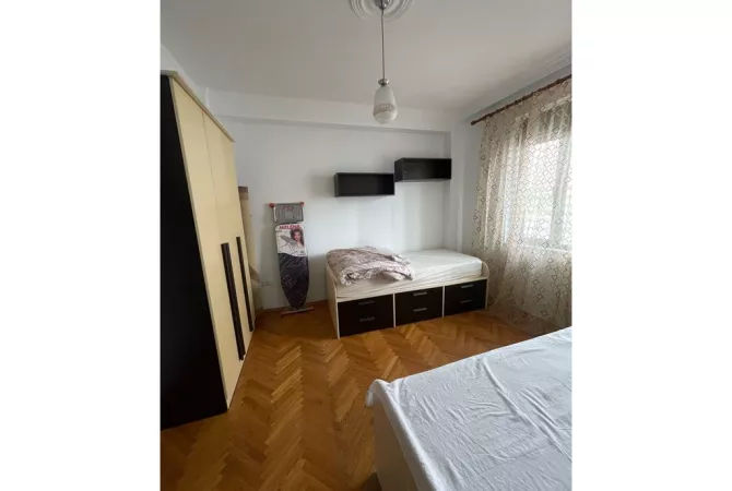 Shtepi me qera Apartament ne Tirane, 2+1, Mobilimi E mobiluar, Pagesa 700  Euro.