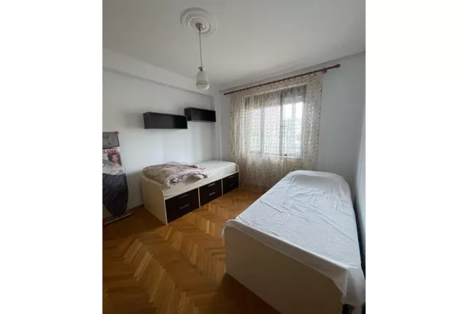Shtepi me qera Apartament ne Tirane, 2+1, Mobilimi E mobiluar, Pagesa 700  Euro.