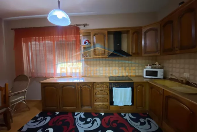 Shtepi ne shitje Apartament ne Tirane, 2+1, Mobilimi E mobiluar, Pagesa 195,000  Euro.