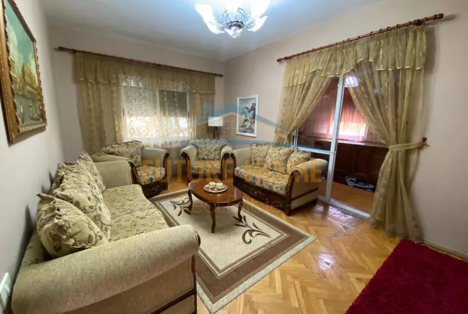 Shtepi ne shitje Apartament ne Tirane, 2+1, Mobilimi E mobiluar, Pagesa 195,000  Euro.