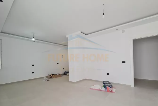 Shtepi ne shitje Apartament ne Tirane, 2+1, Mobilimi Bosh, pa mobiluar, Pagesa 130,000  Euro.