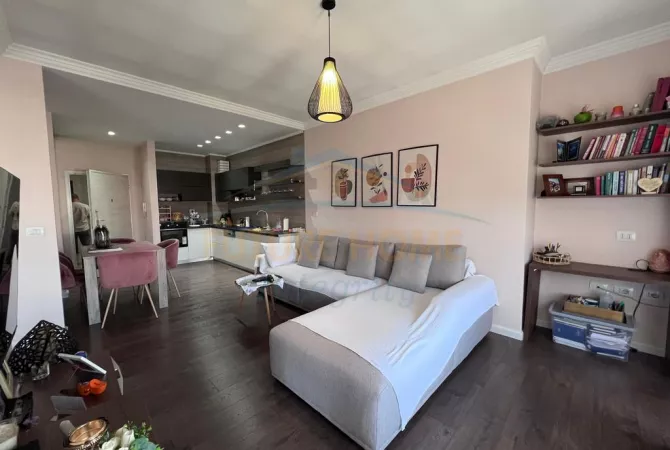 Shtepi me qera 1+1 ne Tirane - 620 Euro