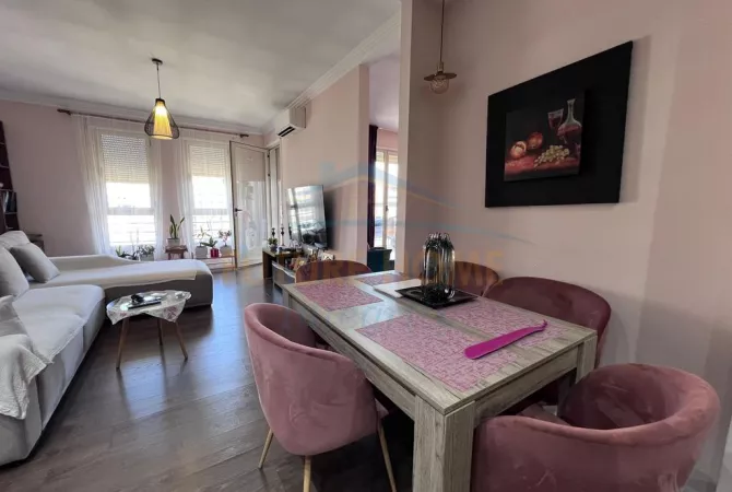 Shtepi me qera Apartament ne Tirane, 1+1, Mobilimi E mobiluar, Pagesa 620  Euro.