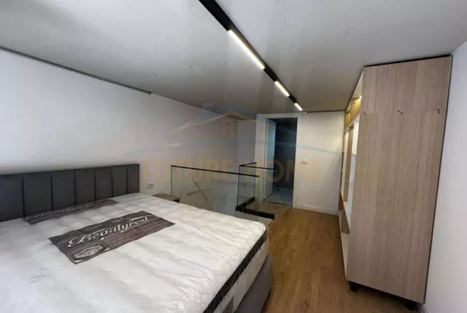 Shtepi ne shitje Duplex(shtepi me 2 kate) ne Tirane, 1+1, Mobilimi Pjeserisht e mobiluar, Pagesa 95,000  Euro.