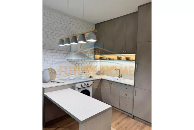 Shtepi me qera Apartament ne Tirane, 2+1, Mobilimi E mobiluar, Pagesa 900  Euro.