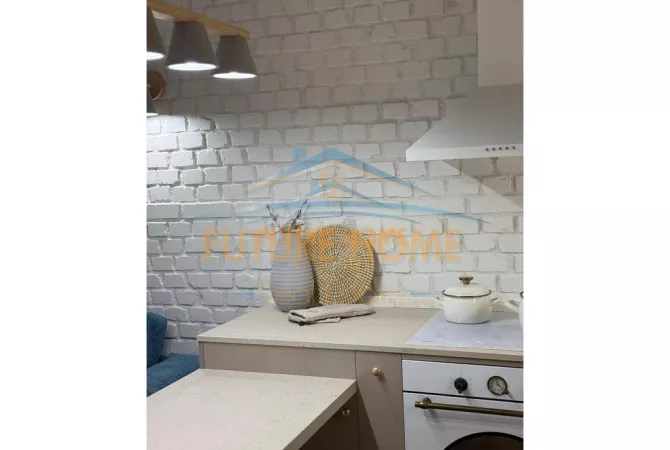Shtepi me qera Apartament ne Tirane, 2+1, Mobilimi E mobiluar, Pagesa 900  Euro.