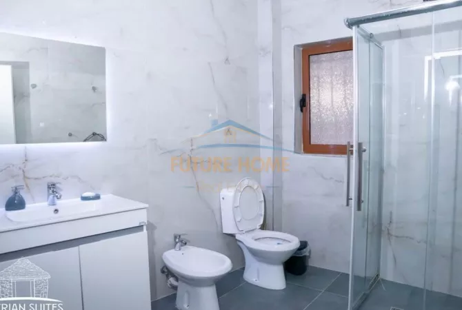 Shtepi me qera Apartament ne Tirane, 2+1, Mobilimi E mobiluar, Pagesa 1,000  Euro.