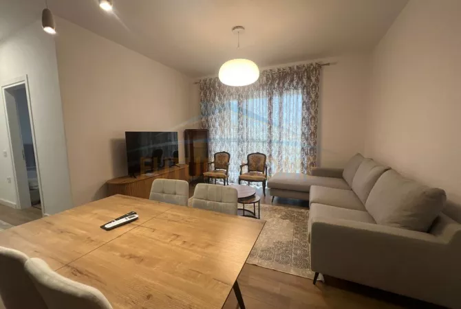 Shtepi me qera 2+1 ne Tirane - 800 Euro