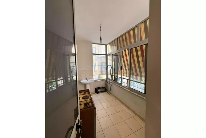 Shtepi me qera Apartament ne Tirane, 1+1, Mobilimi Pjeserisht e mobiluar, Pagesa 600  Euro.