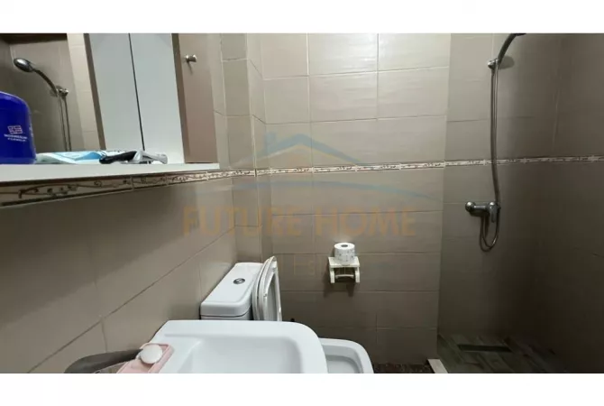 Shtepi me qera Apartament ne Tirane, 2+1, Mobilimi E mobiluar, Pagesa 900  Euro.