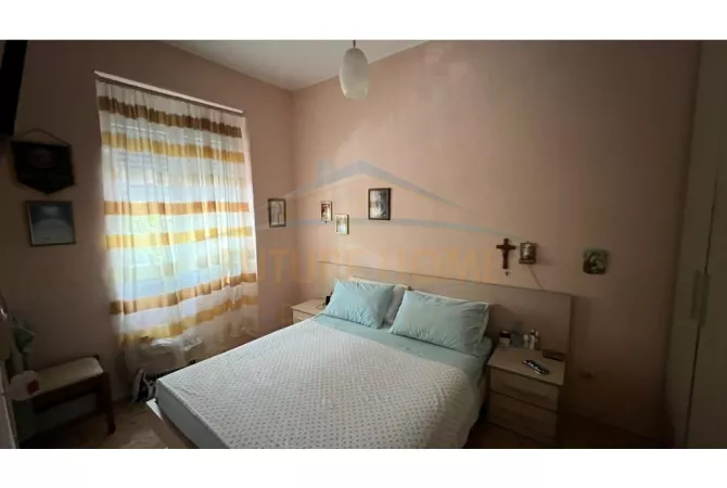 Shtepi me qera Apartament ne Tirane, 2+1, Mobilimi E mobiluar, Pagesa 900  Euro.