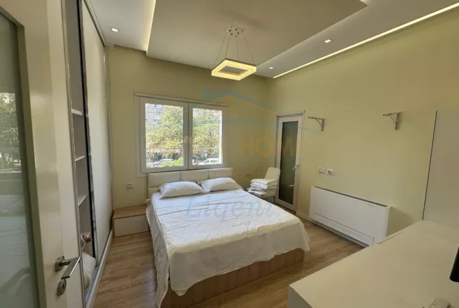 Shtepi me qera Apartament ne Tirane, 2+1, Mobilimi E mobiluar, Pagesa 700  Euro.