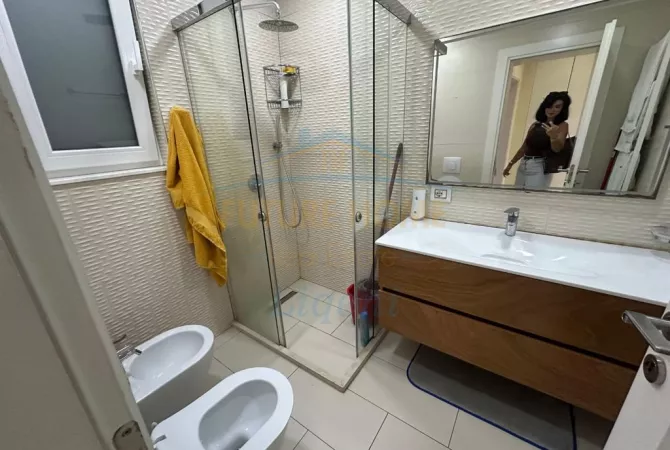 Shtepi me qera Apartament ne Tirane, 2+1, Mobilimi E mobiluar, Pagesa 700  Euro.