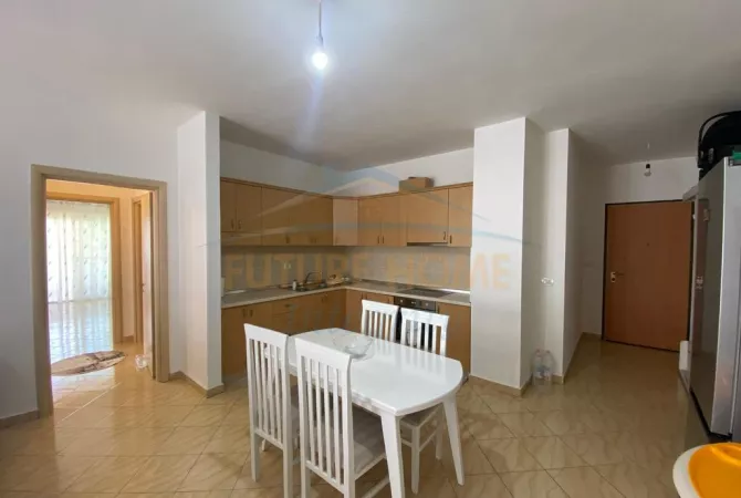 Shtepi ne shitje Apartament ne Tirane, 2+1, Mobilimi E mobiluar, Pagesa 155,000  Euro.