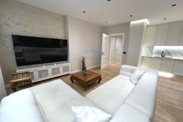 Casa in affitto 2+1 a Tirana - 1,401 Euro