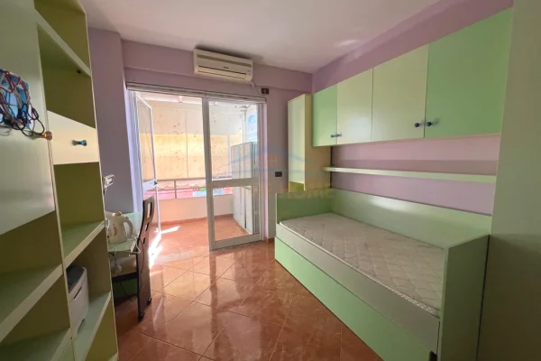 Shtepi me qera 3+1 ne Tirane - 60,000 Leke