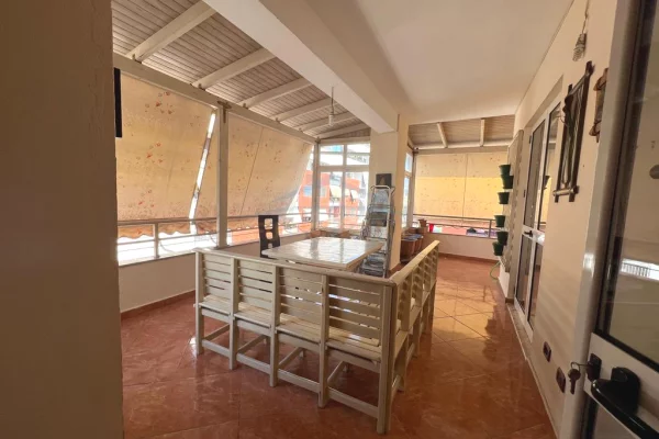 Shtepi me qera 3+1 ne Tirane - 60,000 Leke