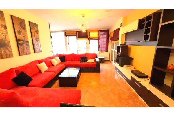 Shtepi me qera 3+1 ne Tirane - 630 Euro