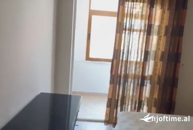 Shtepi ne shitje Apartament ne Tirane, 2+1, Mobilimi Bosh, pa mobiluar, Pagesa 90,000  Euro.