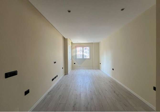 Ambient biznesi me qera 1+1 ne Tirane - 450 Euro