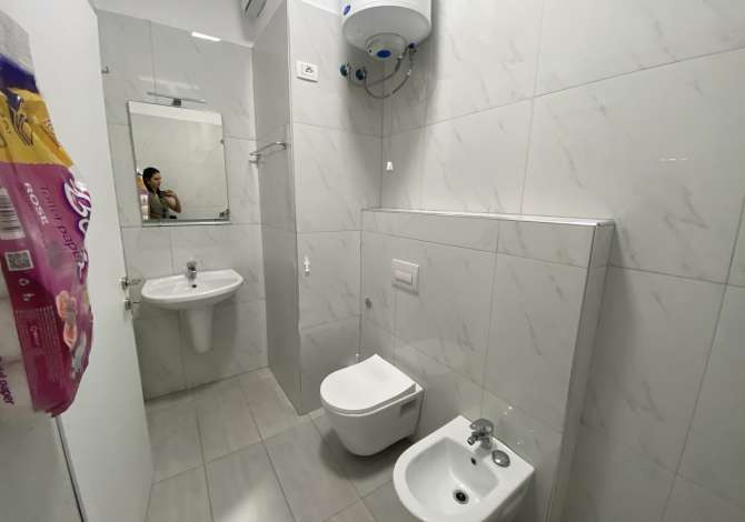 Ambient biznesi me qera 3+1 ne Tirane - 450 Euro