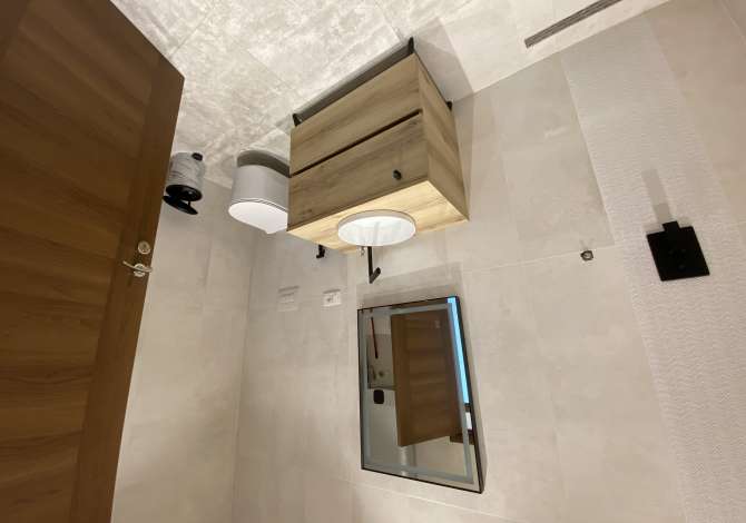 Ambient biznesi me qera 3+1 ne Tirane - 700 Euro