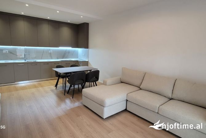 Shtepi me qera 2+1 ne Tirane - 650 Euro