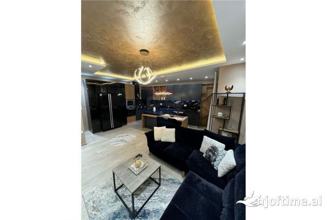 Shtepi me qera 2+1 ne Tirane - 900 Euro