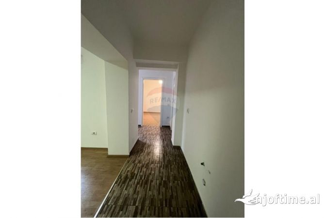Ambient biznesi me qera 3+1 ne Tirane - 850 Euro