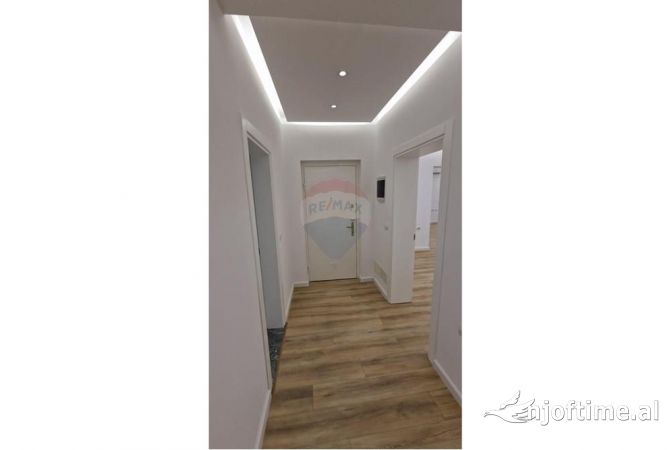 Ambient biznesi me qera 3+1 ne Tirane - 1,200 Euro
