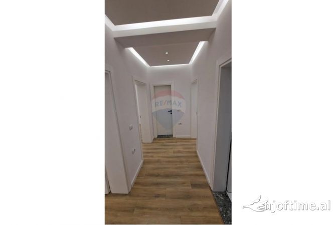 Ambient biznesi me qera 3+1 ne Tirane - 1,200 Euro